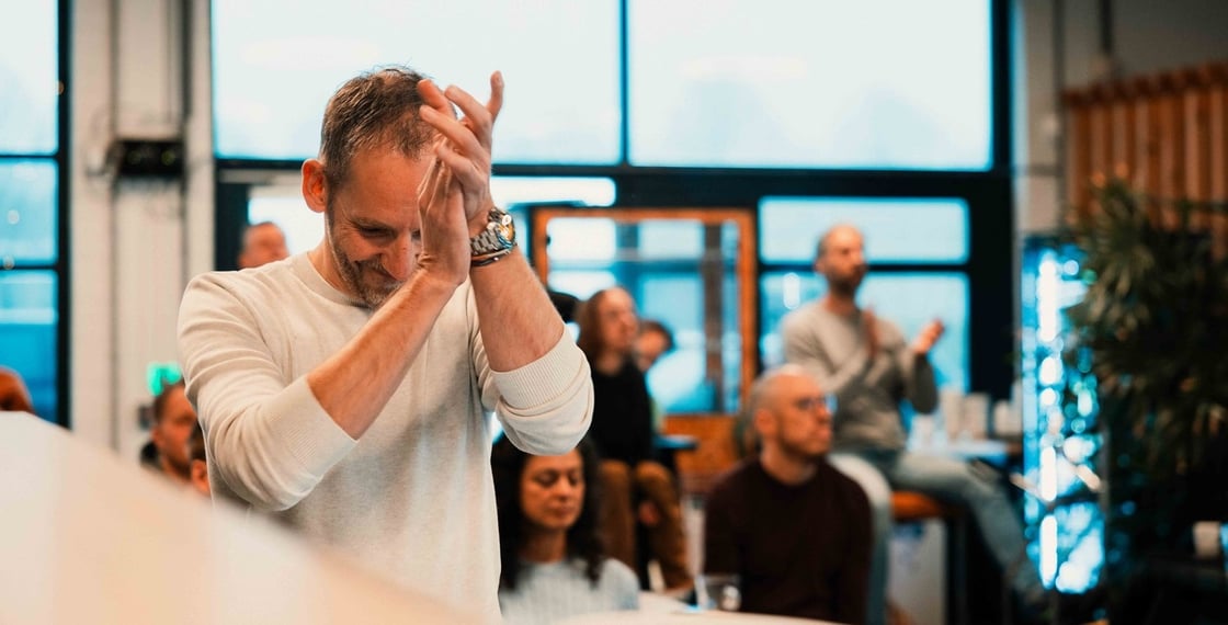 voys-ai-discovery-lab-applaus-tijdens-presentatie